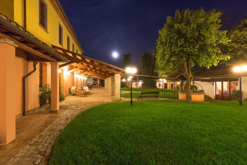 Villa Vomano Corte Dei Tini מראה חיצוני תמונה