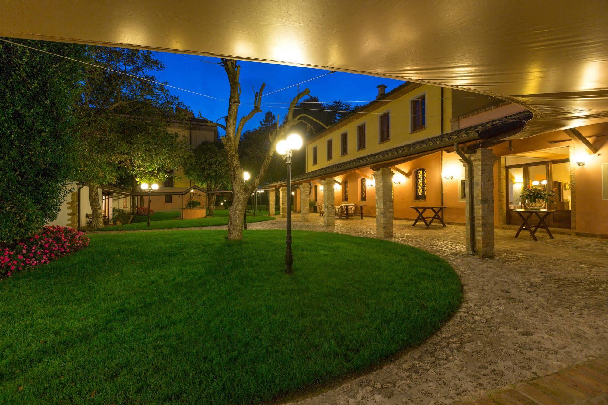 Villa Vomano Corte Dei Tini מראה חיצוני תמונה