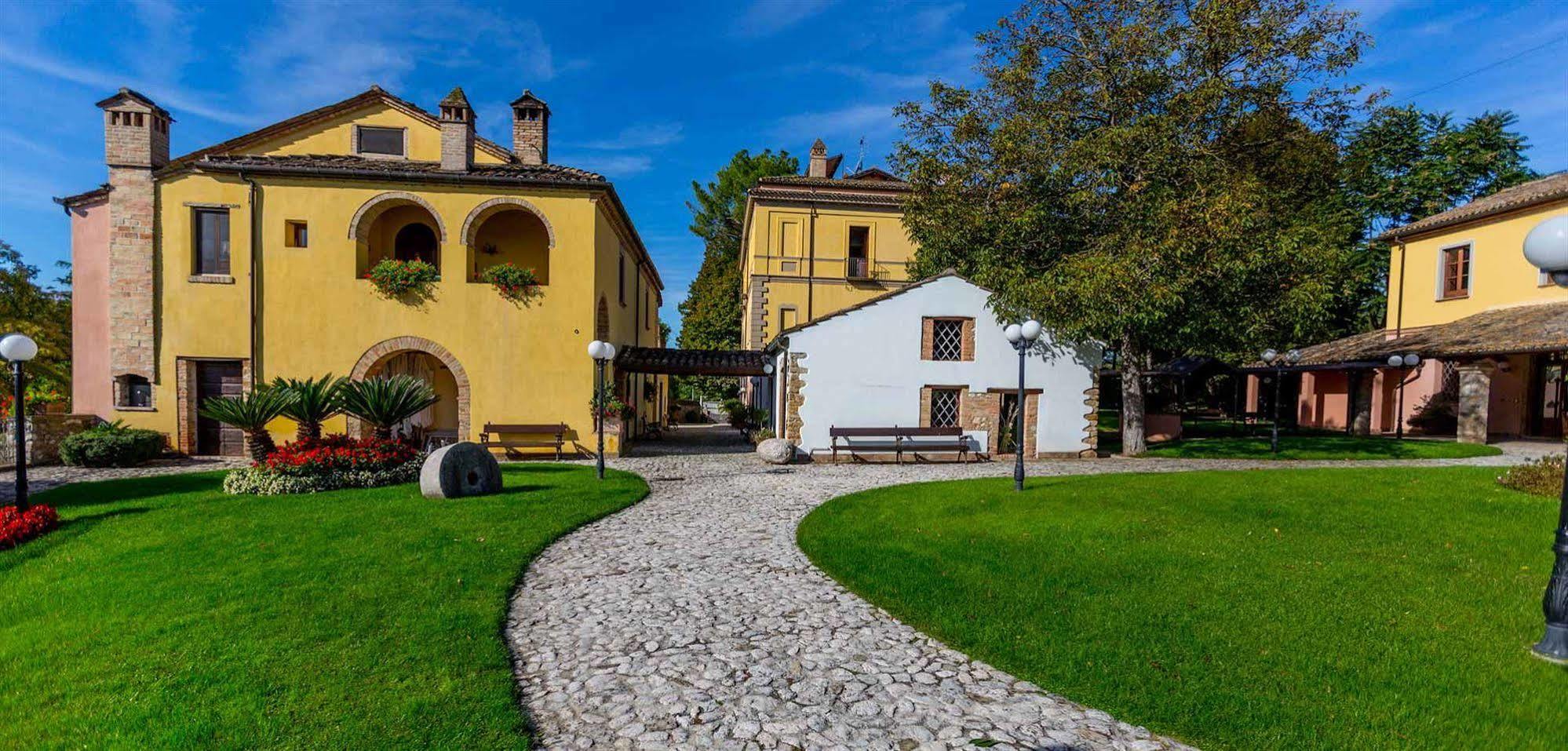 Villa Vomano Corte Dei Tini מראה חיצוני תמונה
