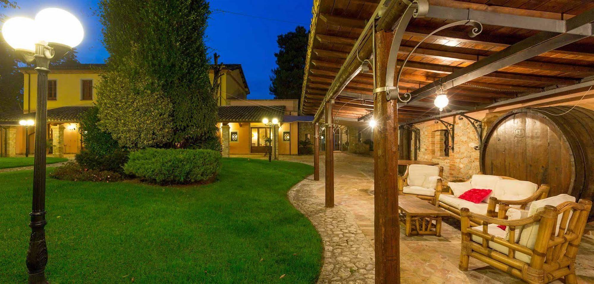 Villa Vomano Corte Dei Tini מראה חיצוני תמונה