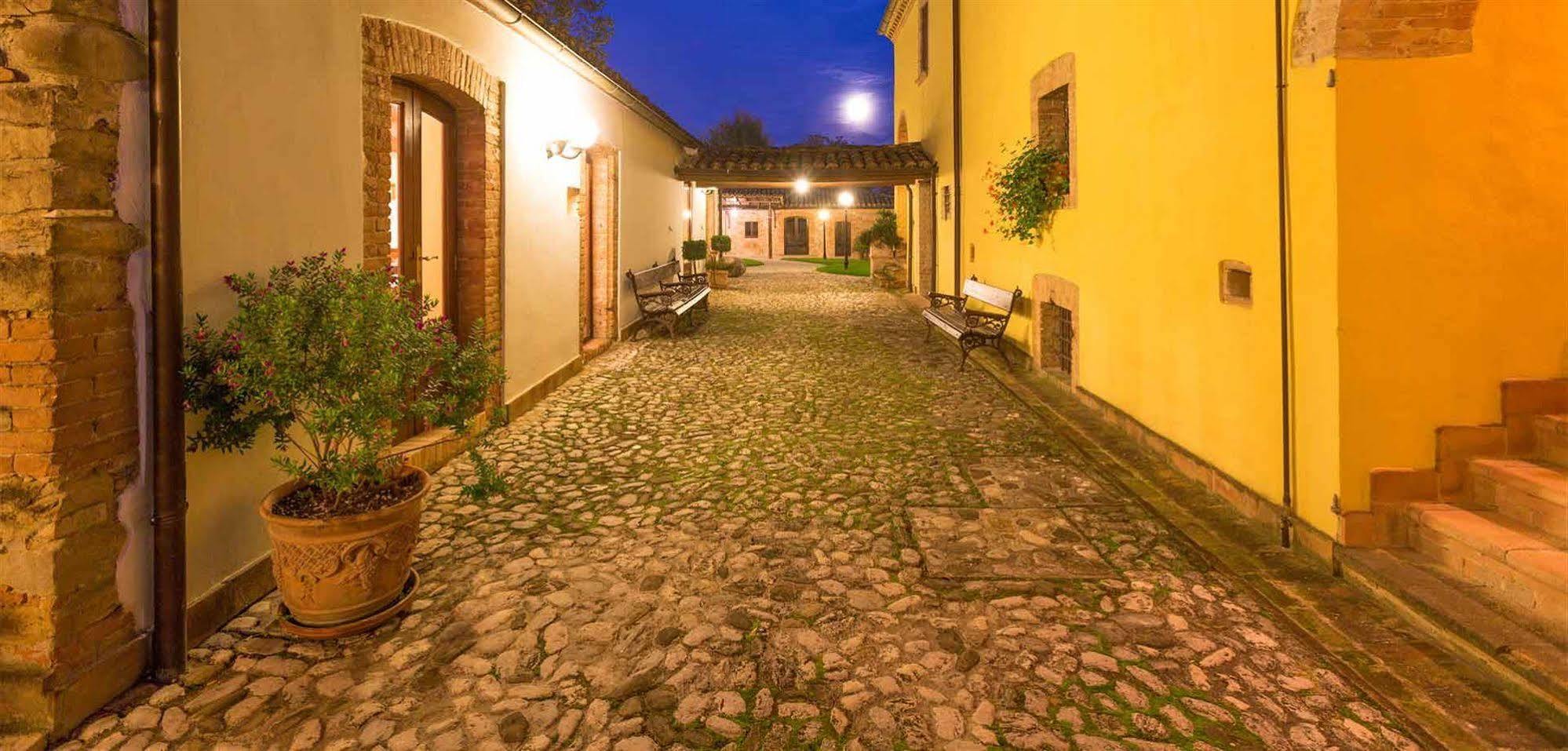 Villa Vomano Corte Dei Tini מראה חיצוני תמונה